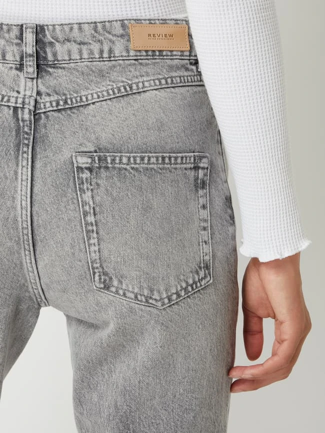 REVIEW Mom Skinny Fit Jeans Mit Stretch-Anteil - Hellgrau 5 REVIEW Mom Skinny Fit Jeans Mit Stretch-Anteil - Hellgrau – Bild 3