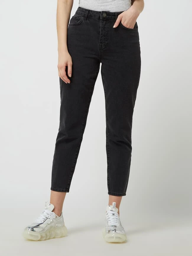 Noisy May Mom Fit Jeans Aus Baumwolle Modell 'Isabel' - Schwarz 6 Noisy May Mom Fit Jeans Aus Baumwolle Modell 'Isabel' - Schwarz – Bild 4