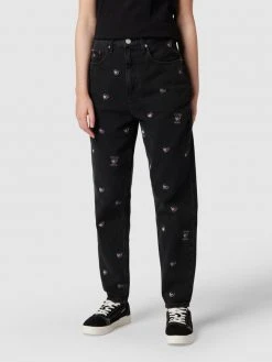 Tommy Jeans Ultra High Rise Jeans Im Mom Fit Mit Label-Patches - Schwarz -Tommy Jeans-shop 6d730k23a0qkegqfal850die651kik1i657lahq59oo5agid8kr32iq28p6j2l9l8p33gh9o6dak6iij74o30pb1ccp32chn6grmaohk68pjge1gckrm8dpp61hj2e1l68q3ap0