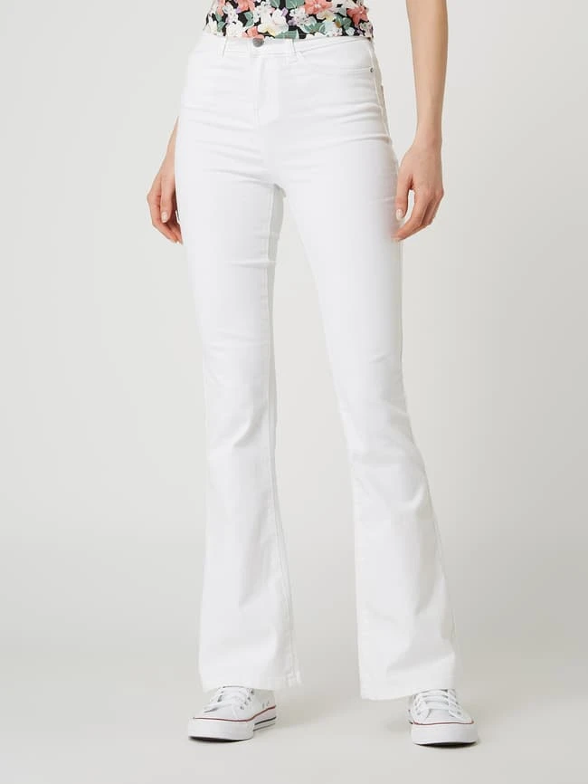 Noisy May Flared Cut Jeans Mit Viskose-Anteil Modell 'Sallie' - Weiß 6 Noisy May Flared Cut Jeans Mit Viskose-Anteil Modell 'Sallie' - Weiß – Bild 4