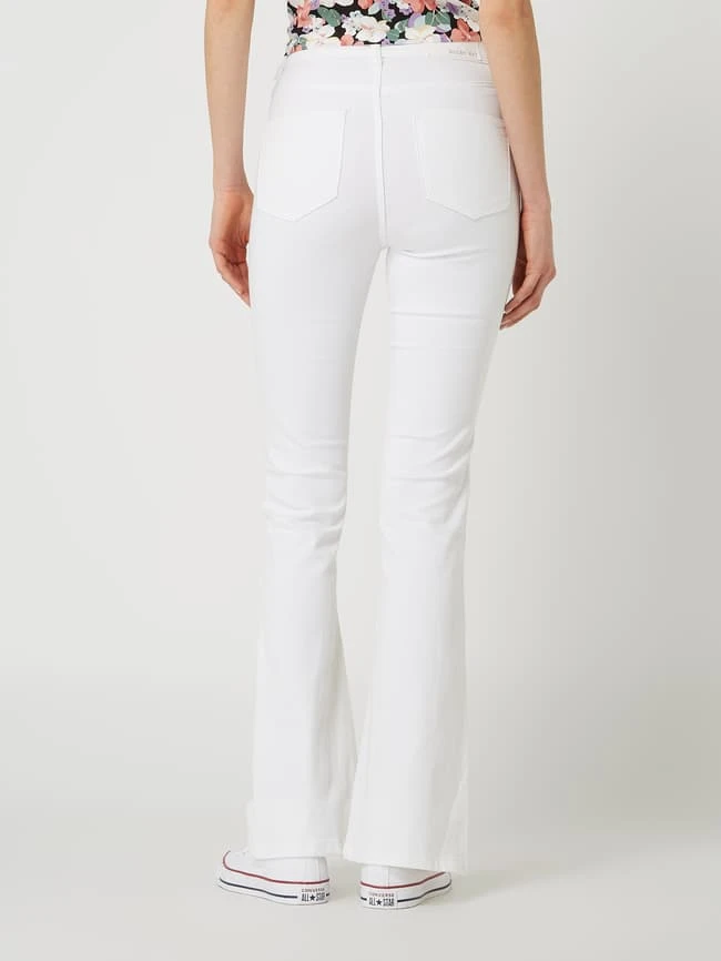 Noisy May Flared Cut Jeans Mit Viskose-Anteil Modell 'Sallie' - Weiß 7 Noisy May Flared Cut Jeans Mit Viskose-Anteil Modell 'Sallie' - Weiß – Bild 5