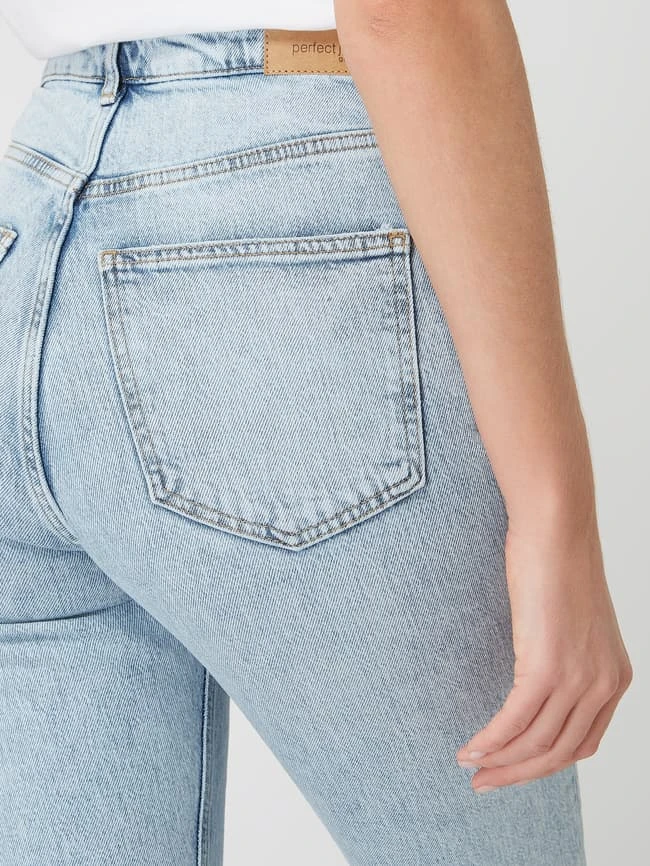 Gina Tricot Bootcut Jeans Mit Label-Patch - Jeans 5 Gina Tricot Bootcut Jeans Mit Label-Patch - Jeans – Bild 3