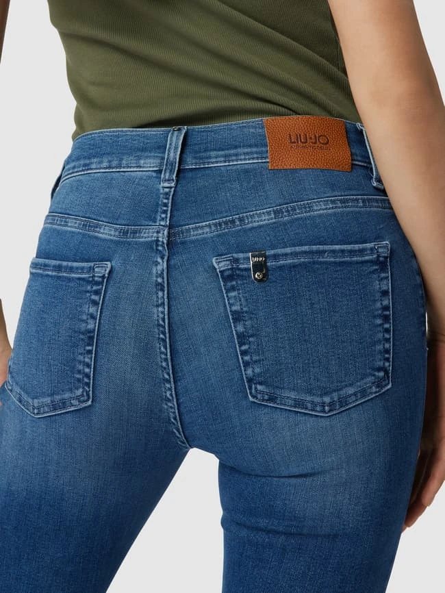 Liu Jo White Jeans Mit Label-Detail Modell 'AUTHENTIC' - Blau Meliert 5 Liu Jo White Jeans Mit Label-Detail Modell 'AUTHENTIC' - Blau Meliert – Bild 3
