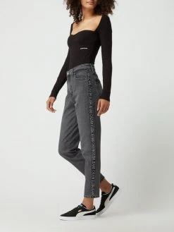 Calvin Klein Jeans Mom Fit Jeans Mit Stretch-Anteil - Hellgrau 13 Calvin Klein Jeans Mom Fit Jeans Mit Stretch-Anteil - Hellgrau -Tommy Jeans-shop a4pjidib8h434k9i6t5l8k27ap5l6cq6a115akpi88skcja79cpkgdad918j6gq695848i9h8t94aeaka93j0e9o6th66c9nc9hm8ohk6krj4e9ocgq3idhi6hhjae9kckrj4o8
