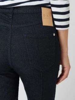 Daydream Flared Fit Jeans Mit Stretch-Anteil - Dunkelblau -Tommy Jeans-shop ad5k8e2865b30gij899jeki36srj0h2770q4ejho9spj4iif9h1j2d2j8h74scac6h24oe9o9t45alab8d3m4cpg6dgm8opi6opj0dpkc5h66e9i6dhjge9jc8q64cpjcgqjaog